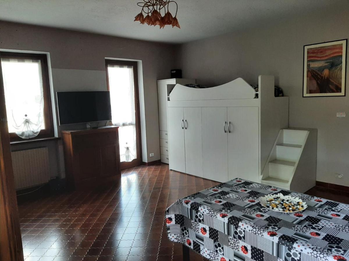 Le Chat Riant Fenis Exterior photo